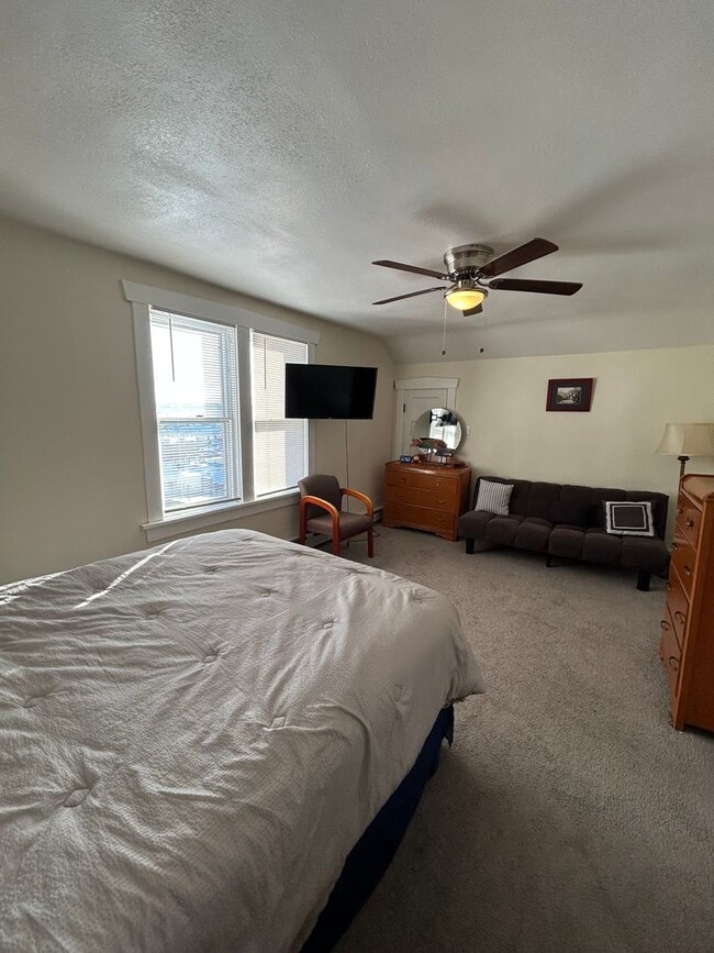 Building Photo - 410 N Washington St