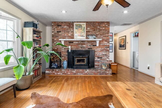 Building Photo - Fairview Retreat | 3BR/3BA with Finished Basement, 2-Car Garage & Private Yard — 17 Min to Asheville