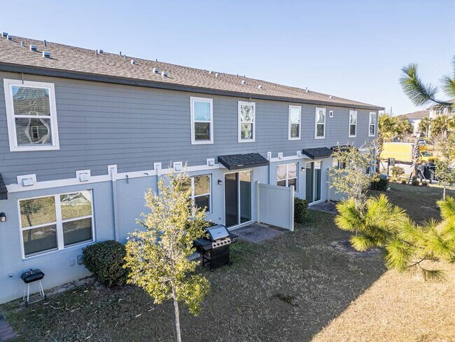 Building Photo - 425 Legacy Lp