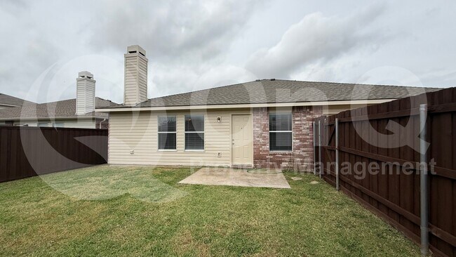 Building Photo - 1505 Stewart Dr