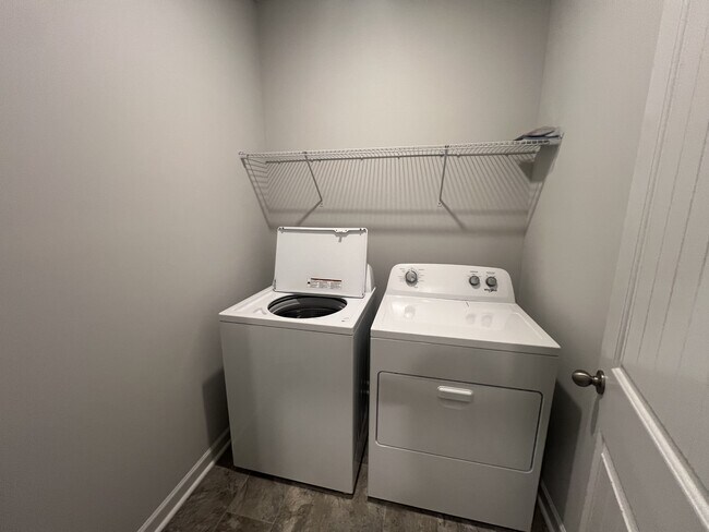 Building Photo - 110 Hartmann Crossing Dr