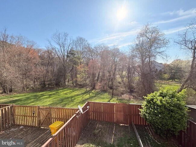 Building Photo - 2120 Commissary Cir