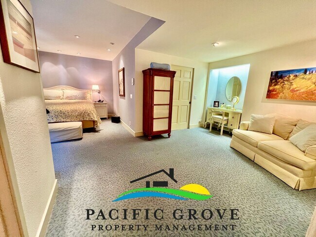 Building Photo - Lovely Ocean View Home Available NOW!