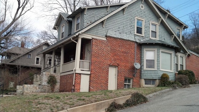 Building Photo - 1622 Hamilton Terrace SE