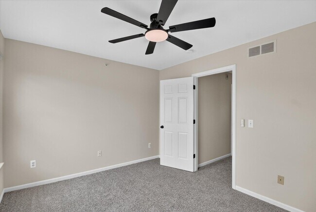 Building Photo - 379 Cherry Orchard Rd