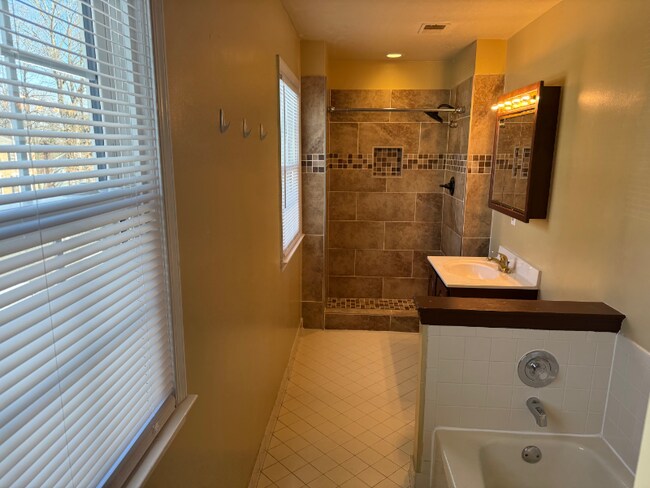 Building Photo - 4269 Berwick Pl