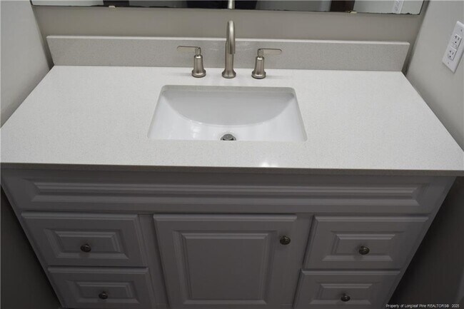 Building Photo - 668 Bartons Landing Pl