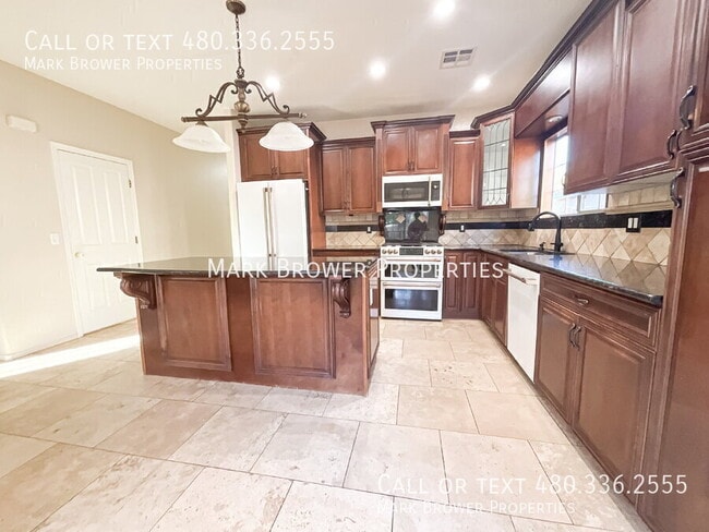 Building Photo - 1273 E Vermont Dr