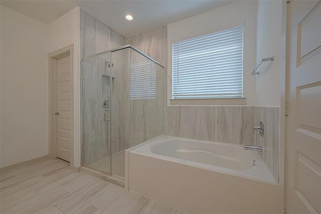 Building Photo - 29326 Red Rocks Pk Dr