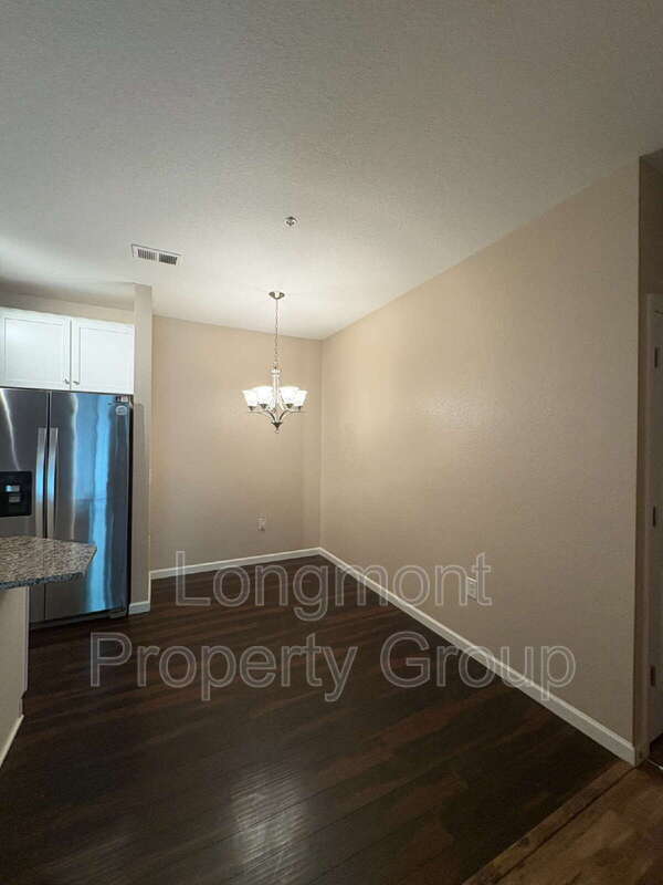 Building Photo - 804 Summer Hawk Dr