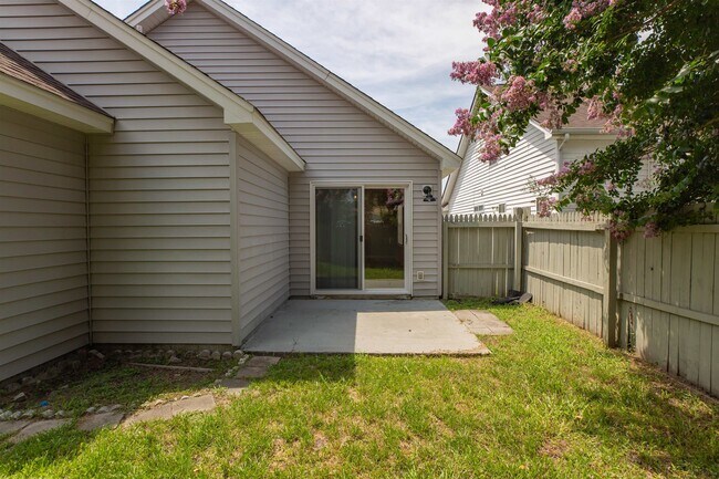 Building Photo - 112 Dusty Trail Ln