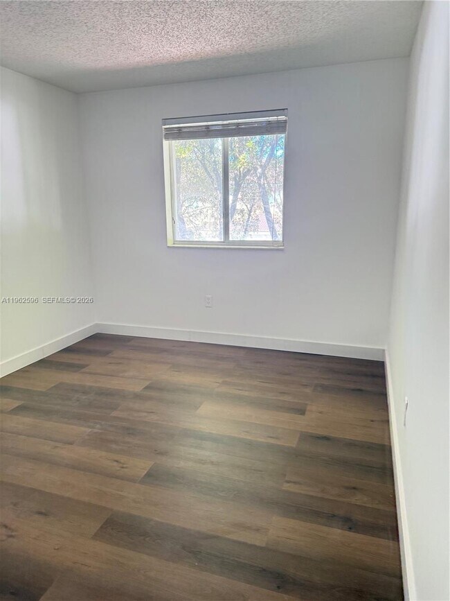 Building Photo - 2223 SE 23rd Ave