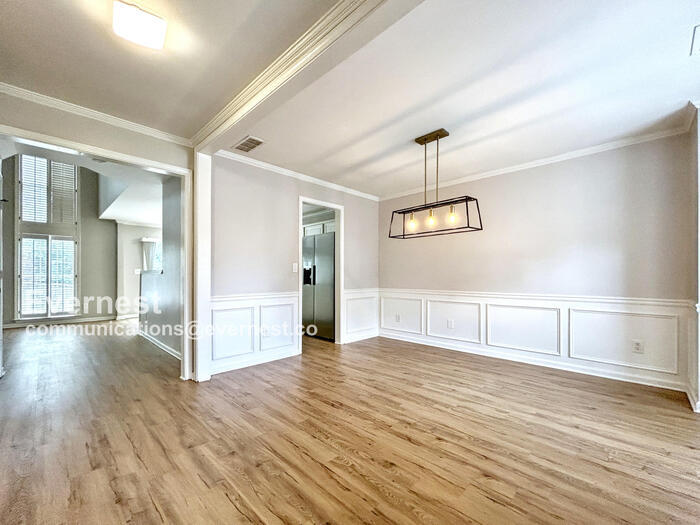 Building Photo - 2576 Alvecot Cir SE