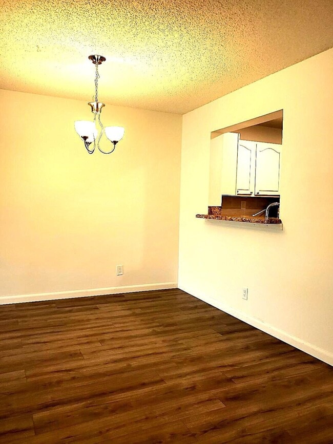 Building Photo - 5890 Sugar Palm Ct