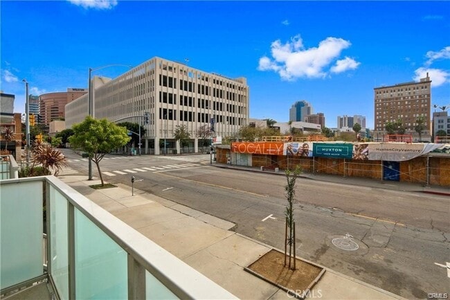 Building Photo - 200 Elm Ave