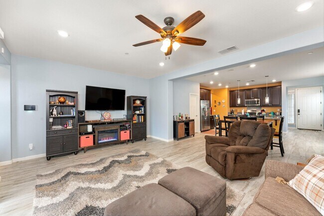 Building Photo - 9363 Wild Lilac Cir