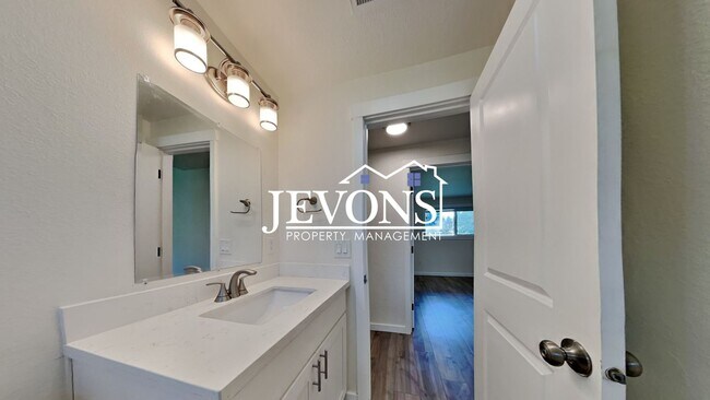 Building Photo - 19019 SE 164Th St Renton, WA 98058