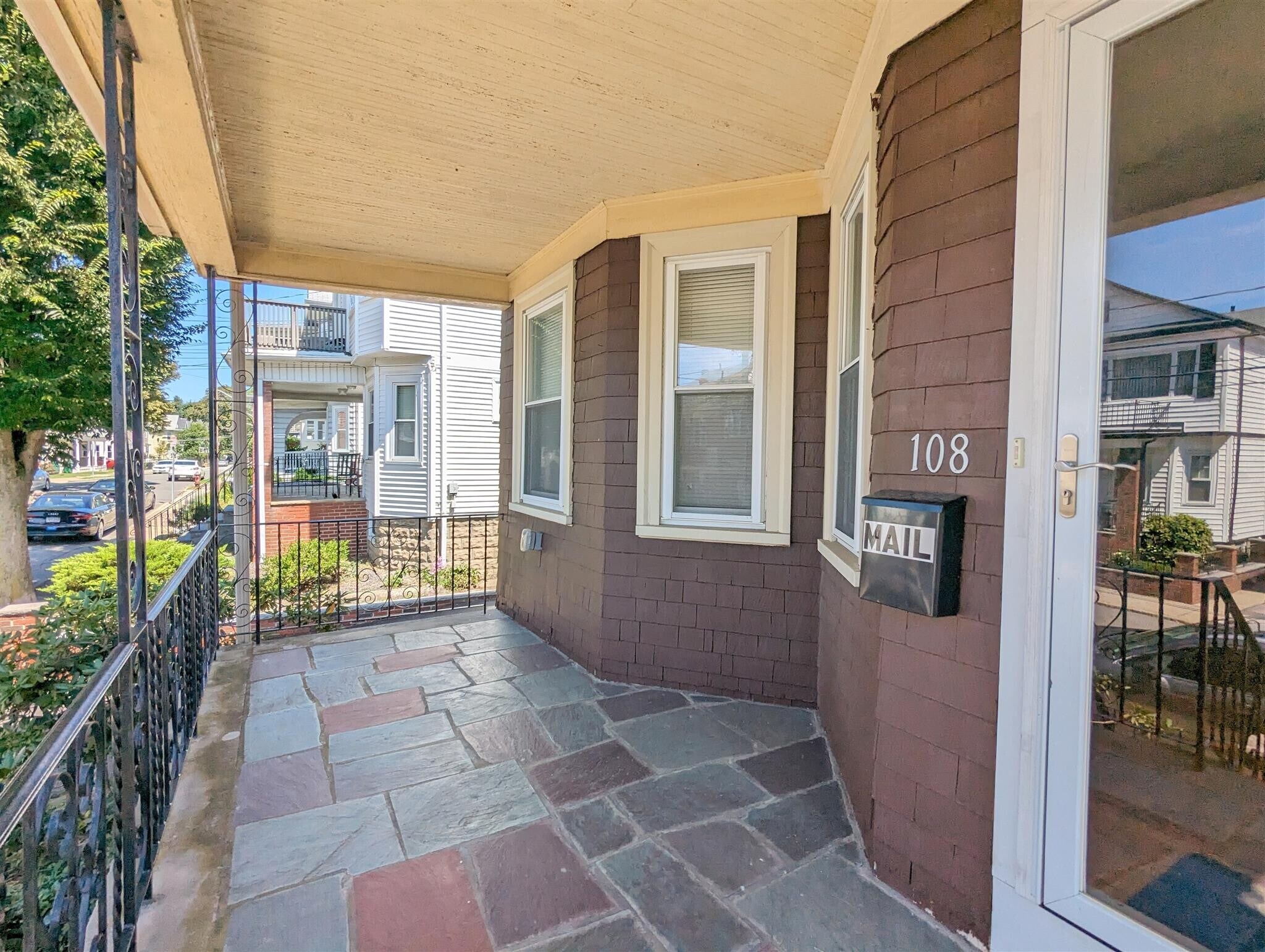 Building Photo - 108 W Quincy St