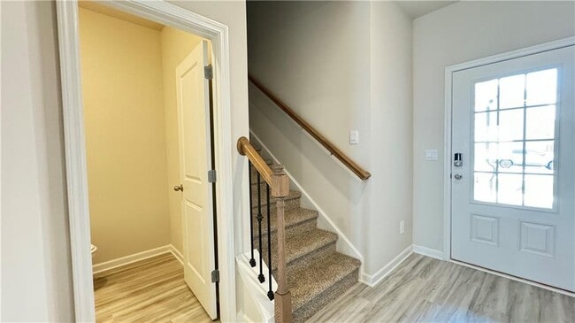 Building Photo - 694 Gabby Pt