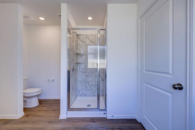 Building Photo - 618 Waterway Ave