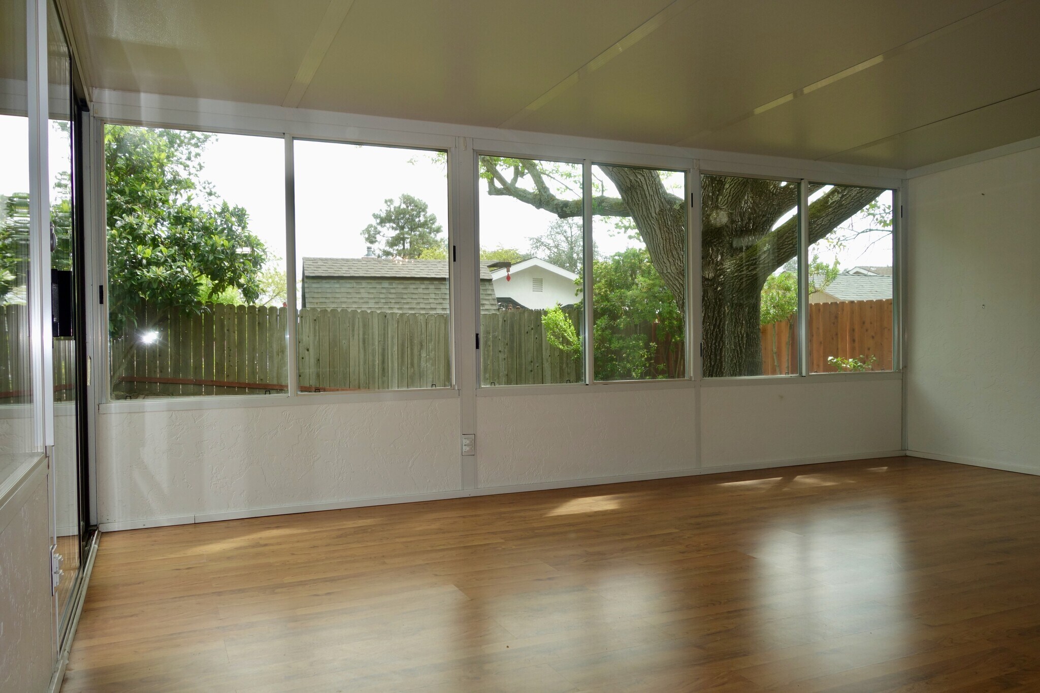 Building Photo - 609 Maureen Ln