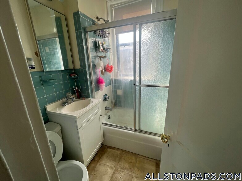 Building Photo - 1156 Commonwealth Ave