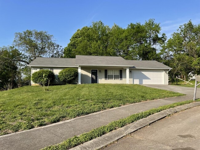 Primary Photo - 512 Lejeune Dr