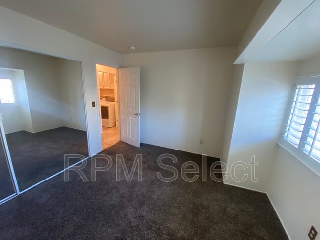 Building Photo - 1686 Somerset Pl