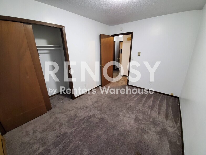 Building Photo - 29 2nd Ave W