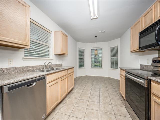 Building Photo - 1009 Savage Dr