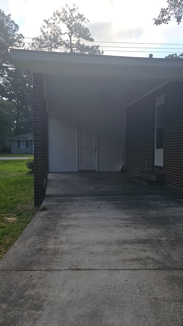 Building Photo - 2214 Jerry Jones Dr