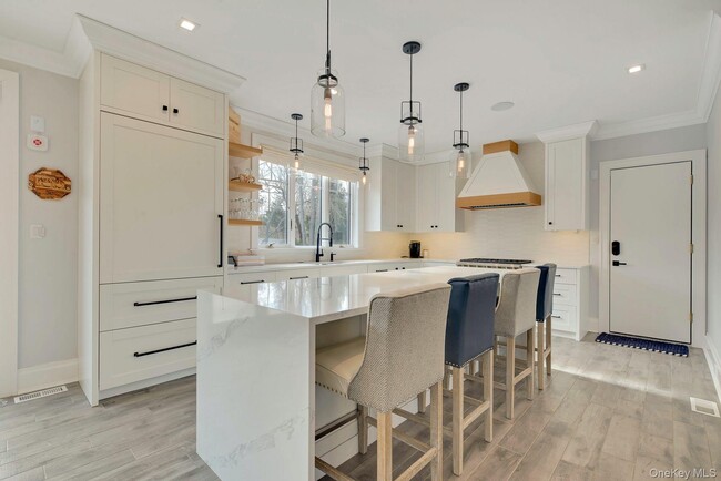 Building Photo - 165 Marine Pl