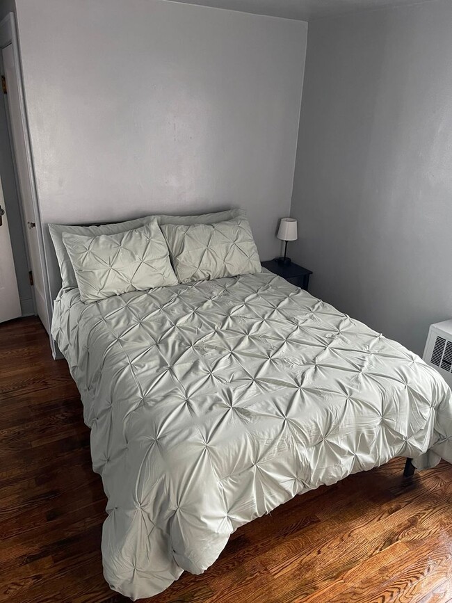 Building Photo - Charming 3BR Apt in Johnson City