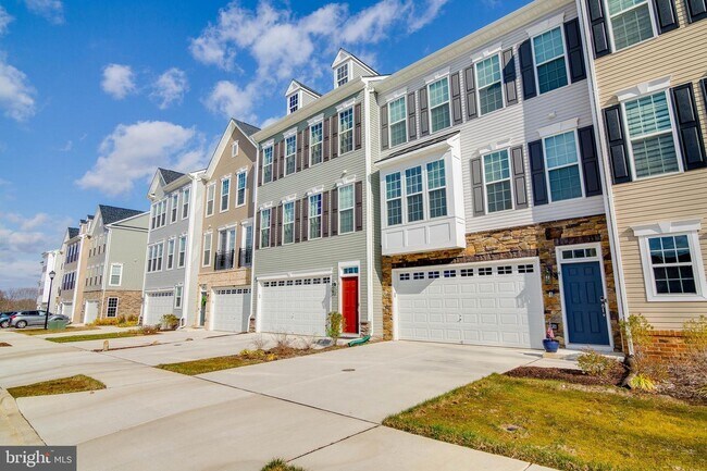 Building Photo - 4 Sickle Dr
