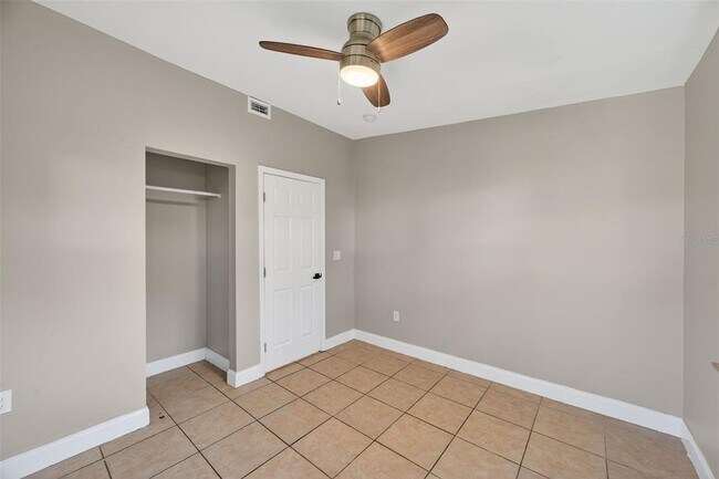 Building Photo - 2245 17th Ave S