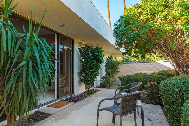 Building Photo - 66 Dartmouth Dr