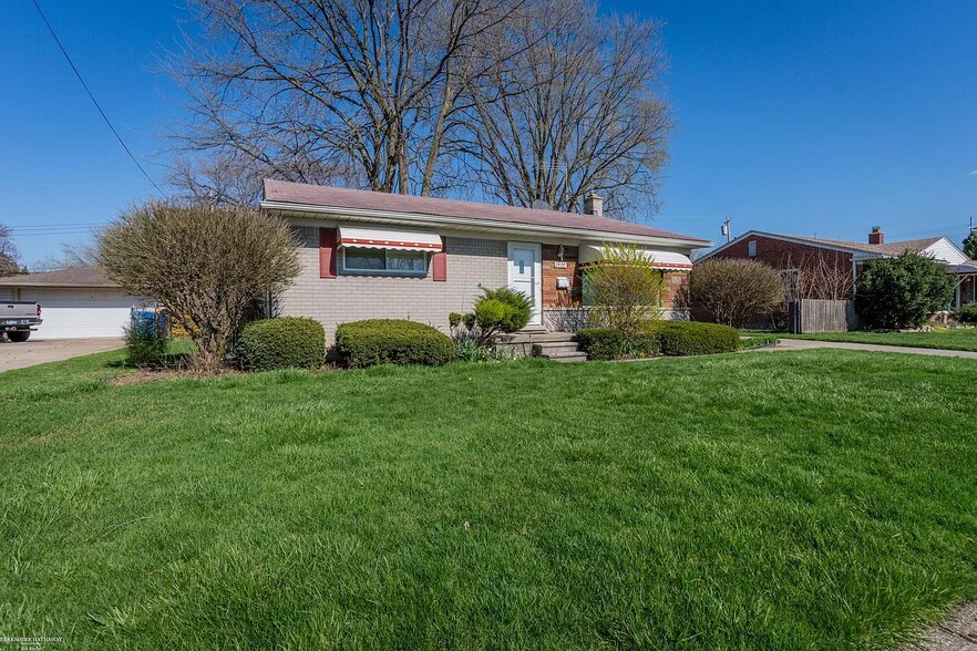 Building Photo - 25100 Marilyn Ave