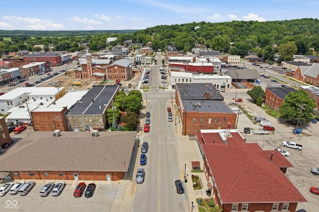 Building Photo - 560 E Highland St