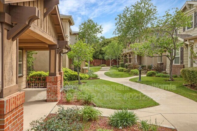 Building Photo - 60 Xena Court