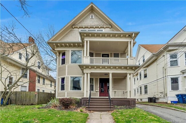 Building Photo - 122-124 Mansfield St