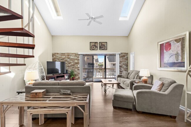 Building Photo - ***Free Utilities ** Seasonal Rental Available October 5 to Feb 1st  2026