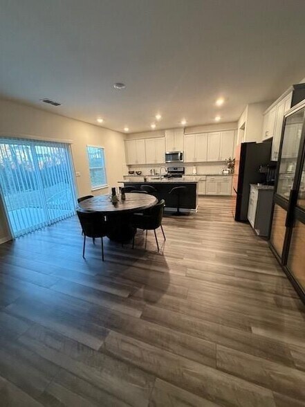 Building Photo - 3938 Dean Grv Wy