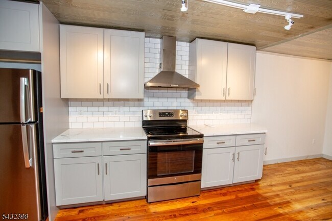 Building Photo - 54 Coryell St