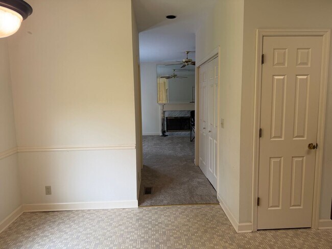 Building Photo - 7033 Northridge Dr