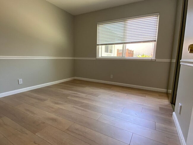 Building Photo - 5377 Sonoma Dr