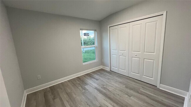 Building Photo - 509 Renault Ave