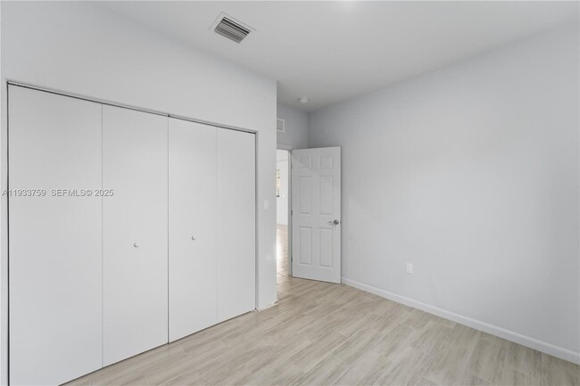 Building Photo - 1393 NW 31st Ave