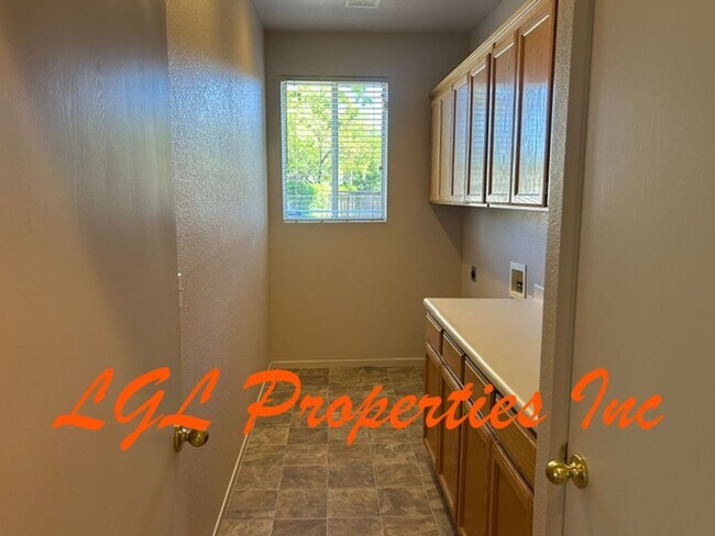 Building Photo - 4116 Woodwillow Ln