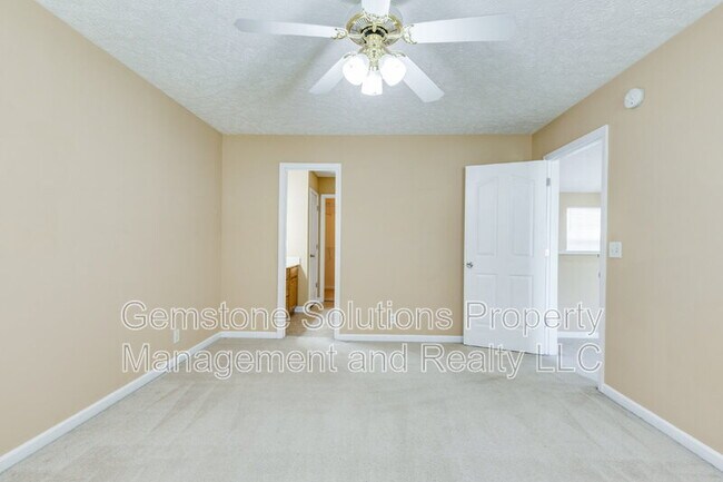 Building Photo - 1418 Owasa Trail