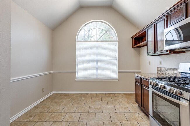 Building Photo - 4748 Bracken Dr